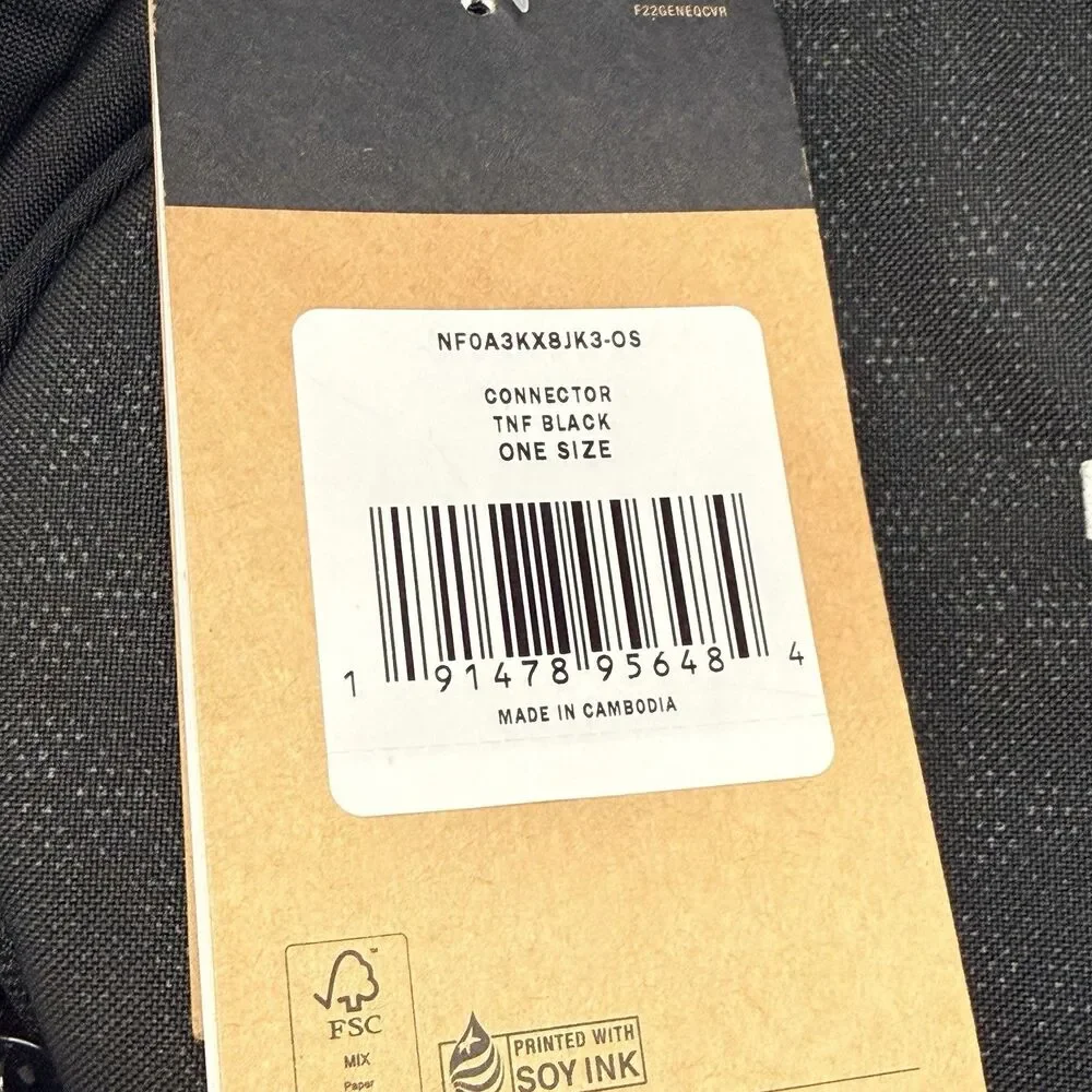 The North Face Connector Flex Vent 28L Black Backpack Zip Closure Logo Removed